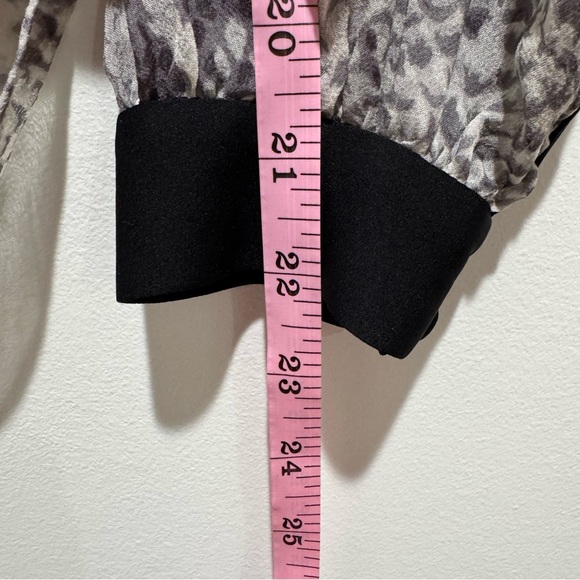 Diane von Furstenberg Lane Silk Chiffon Snake Print Blouse‎ – Size 2 - Picture 13 of 14